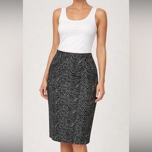 Alfani pencil skirt jersey stretch black gray patterned Size 8